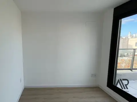 Apartamento en venta de 4 dormitorios c/ cochera en Barrio Sur