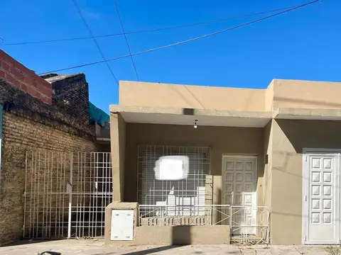 VENTA CASA 4 AMB. CON COCHERA  SUAREZ APTO CREDITO