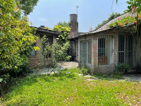 Casa 5 ambientes con 1 baño