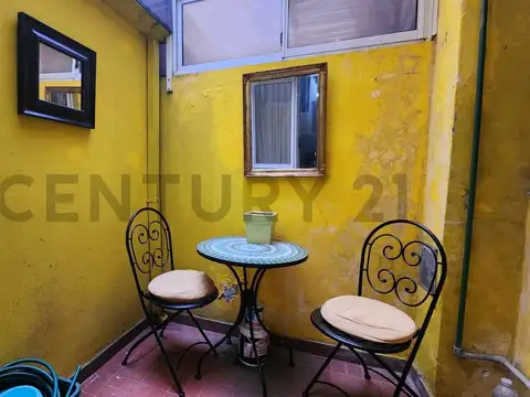 VENTA de Departamento Dúplex, tipo PH de 2 Ambientes en LA BOCA