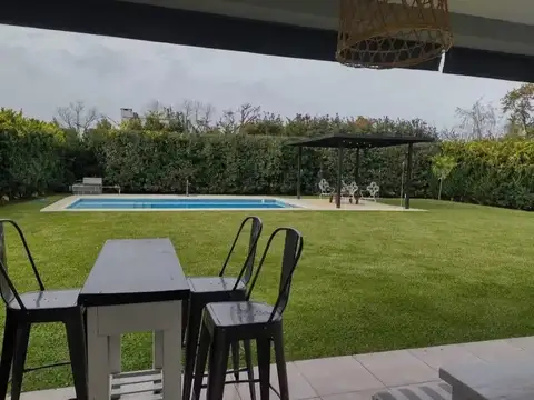 Alquiler Temporal Casa en Barrio Haras Santa Maria