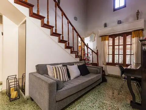 Casa 5 ambientes con 3 baños