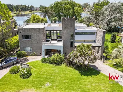 Casa en venta 7 Ambientes  en El Lauquen Club de Campo, Ezeiza