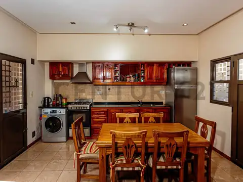 Casa 3 ambientes con 2 baños