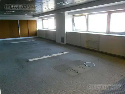 Oficina en Alquiler con 2 cocheras