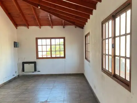 Casa en Venta en Berazategui, USD 195.000