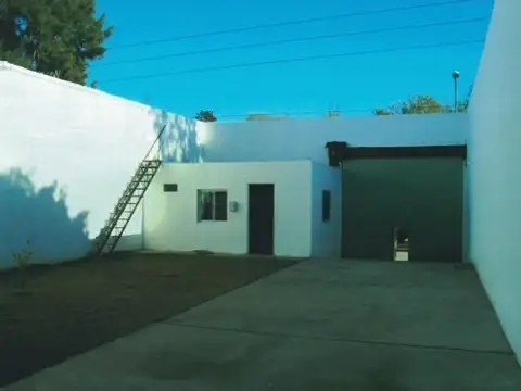 GALPON EN EXCELENTE ESTADO CON TRIFASICA