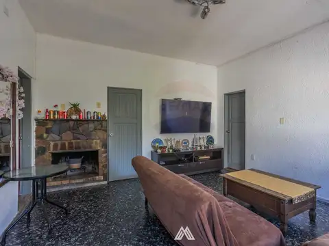 Casa 4 ambientes con 2 baños