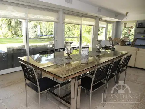 Casa 6 ambientes con 6 baños