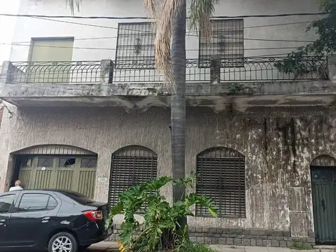 Depósito/Fábrica/Galpón VENTA - OLIVOS  con depto.