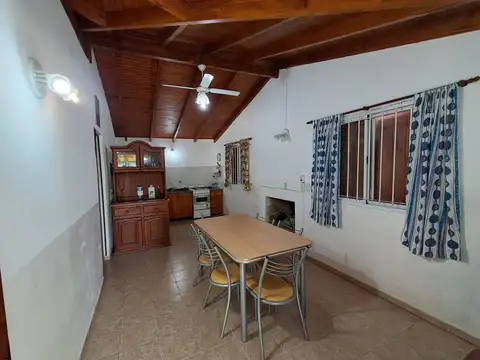 Casa 3 ambientes con 1 baño