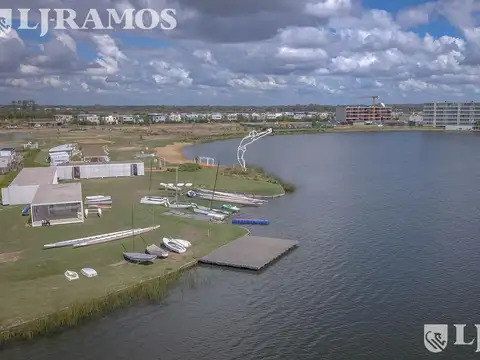 BARRIO AMARRAS, PUERTOS/ ESCOBAR