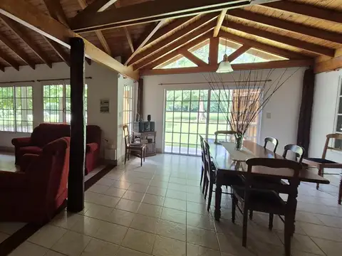 Casa en Venta en Loma Verde, USD 490.000