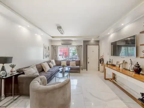 Guardia Vieja 3800,Duplex 4 ambientes C/Cochera y Jardin con parrilla, Reciclado a nuevo Almagro