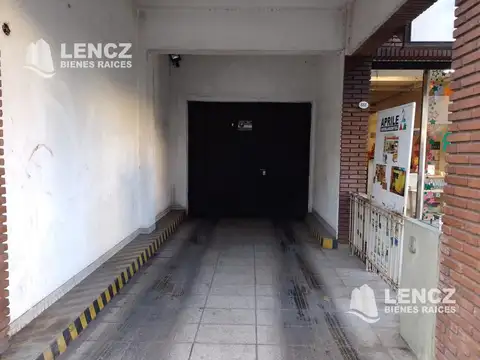 Cocheras -Lavalle esquina Garibaldi- Quilmes Centro