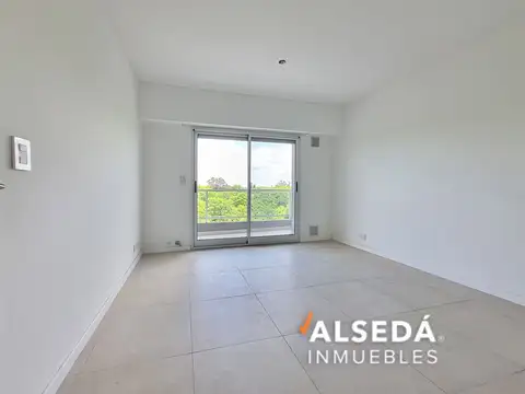 Av. Pellegrini 2600, Piso 3