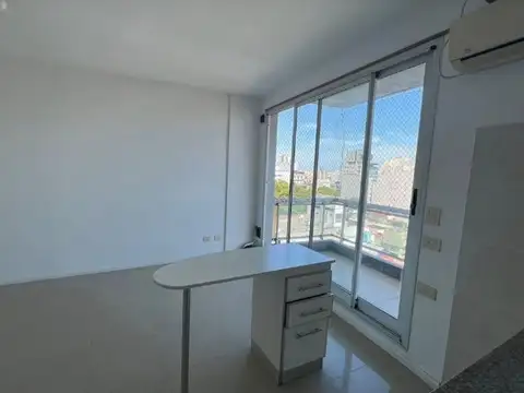 ALQUILER 2 AMBIENTES CON BALCON Y BAULERA FLORES