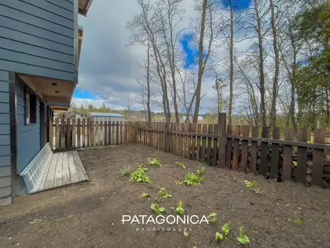 VENTA CASA A ESTRENAR. 2 dormitorios + jardin. Gas natural. Barrio Tres Cerros