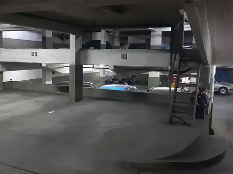 VENTA COCHERA CUBIERTA - BELGRANO - BAJAS EXPENSAS