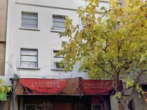 Venta Edificio tres pisos ciudad, Mendoza.