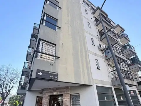 DEPARTAMENTO LUMINOSO CON COCHERA