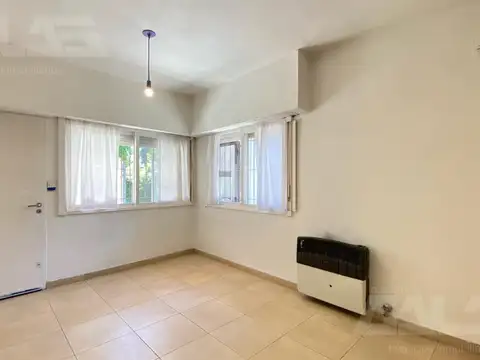 Depto Tipo Casa en Alquiler de 3 ambientes