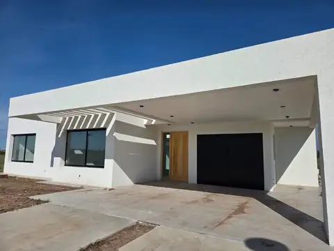 VENTA CASA 3 DORMITORIOS EN VIDA CLUB DE CAMPO