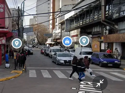 VENTA IMPONENTE LOCAL DE 1680 M2 APROX, QUILMES CENTRO.