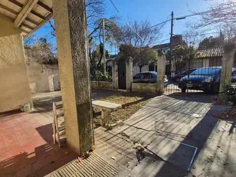 Chalet a reciclar sobre un lote de 200m2