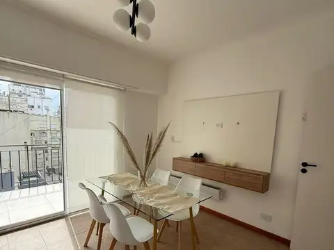 VENTA DEPTO 3 AMB CON DEPENDENCIA A LA CALLE 