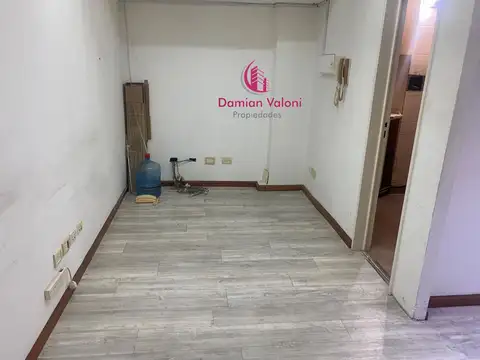 Oficina 4 ambientes con 1 baño
