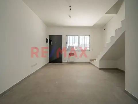 Depto Tipo Casa 4 ambientes con 2 baños