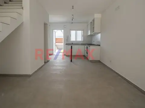 Depto Tipo Casa en Venta en Olivos, USD 240.000
