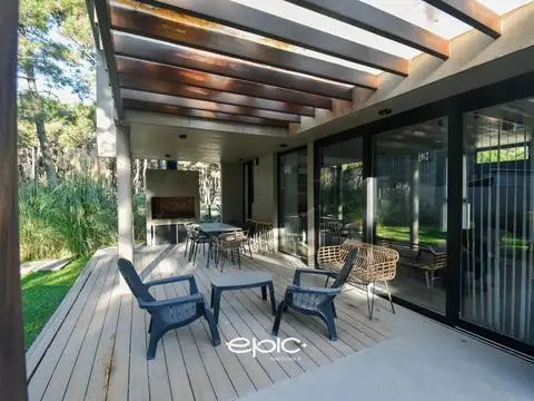 Casa en Venta con 1 cochera