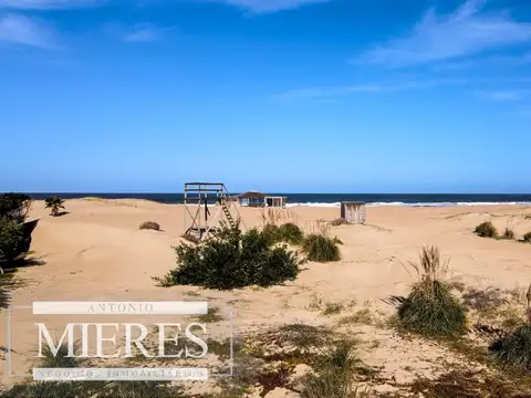 Terreno en venta sobre el mar a 3' de Jose Ignacio