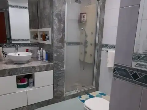 Magnifica Propiedad en venta, de 4 amb. En una sola planta!