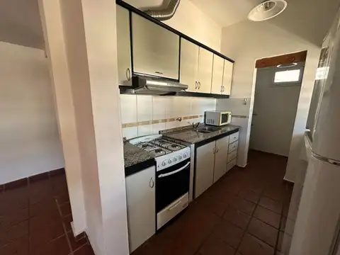 Casa 7 ambientes con 1 baño