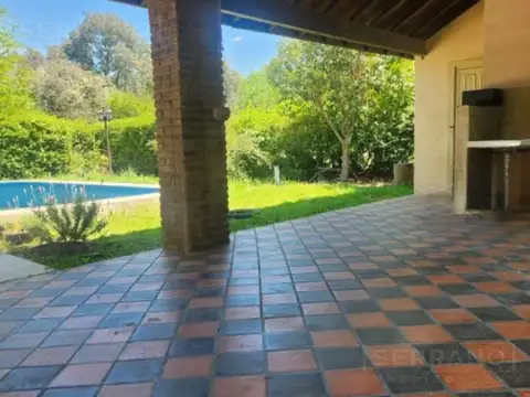 Casa en Venta con 2 cocheras