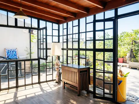 Venta Departamento Cuatro Ambientes con Terraza Propia - Apto Credito