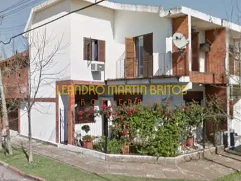 Casa tipo duplex en alquiler en Castelar