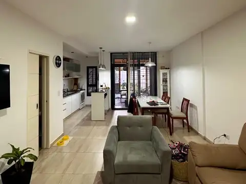 Casa 3 ambientes con 2 baños