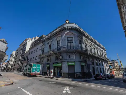 VENTA LOCAL IDEAL P/ SUPERMERCADO EN CIUDAD VIEJA