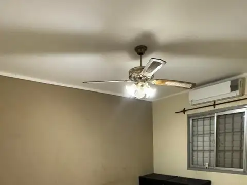 CASA EN BARRIO LOS CIPRECES