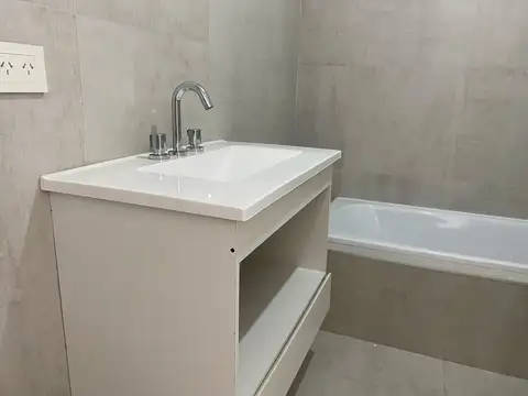 Depto Tipo Casa en Venta con 1 cocheras