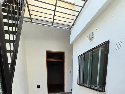 Crespo 1428 - Casa de Pasillo   Monoambiente en Muy Buen Estado Lista para Ingresar