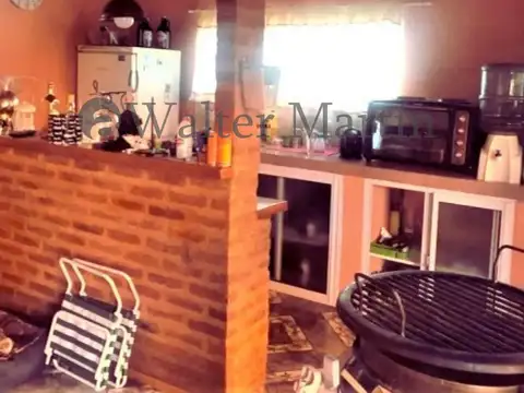 CASA QUINTA CON JARDIN Y PILETA