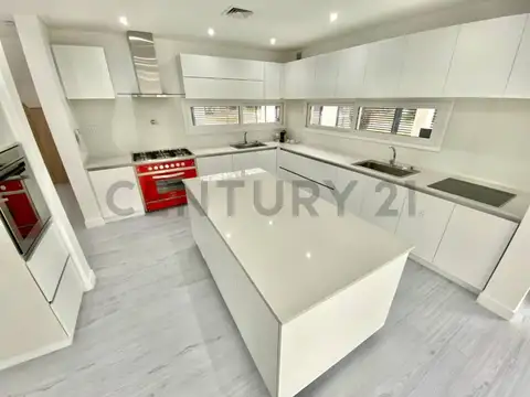 Casa en Venta en Barrio Parque Leloir, USD 520.000