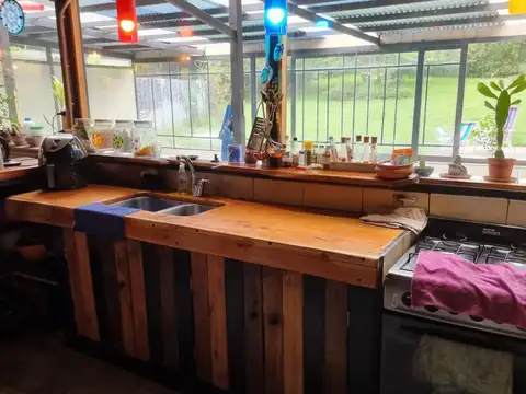 Casa 5 ambientes con 1 baño