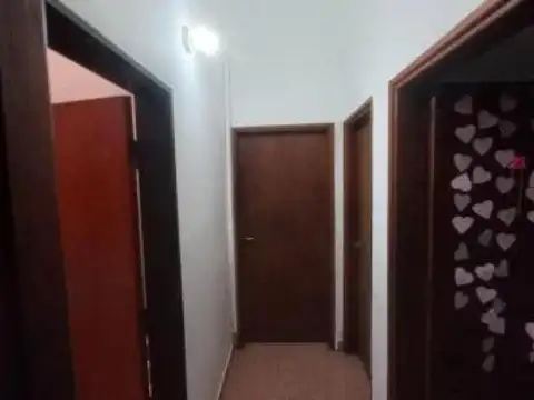 Casa 8 ambientes con 1 baño