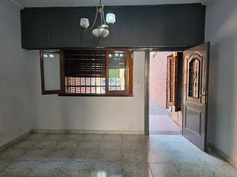 Depto Tipo Casa 3 ambientes con 2 baños